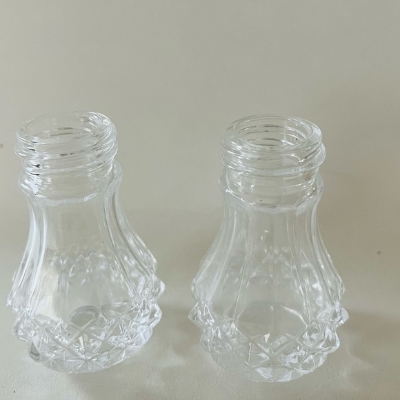Crystal Salt and Pepper Shakers with Silver Tops - Picture 4 of 9